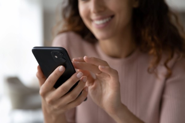 Choosing a cellphone contract in South Africa in 2026