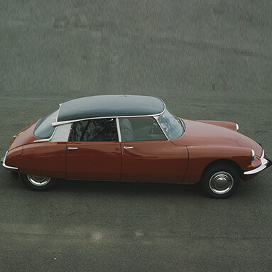 Brown Citroën DS 5