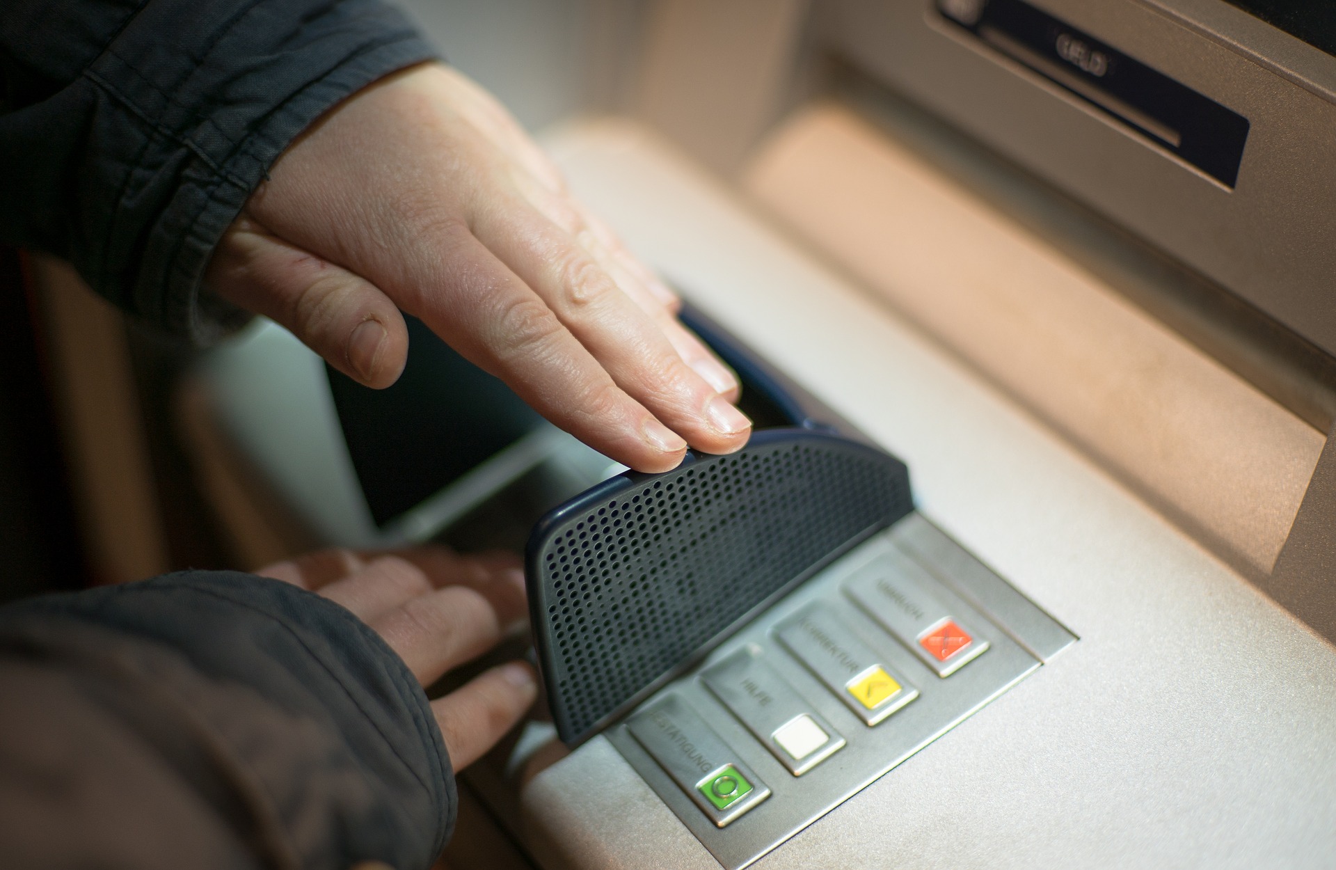 ATM Scams | Personal Loan News | Hippo.co.za