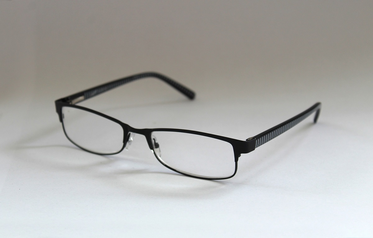 South Africans Compromise Their Eyesight to Make Ends Meet