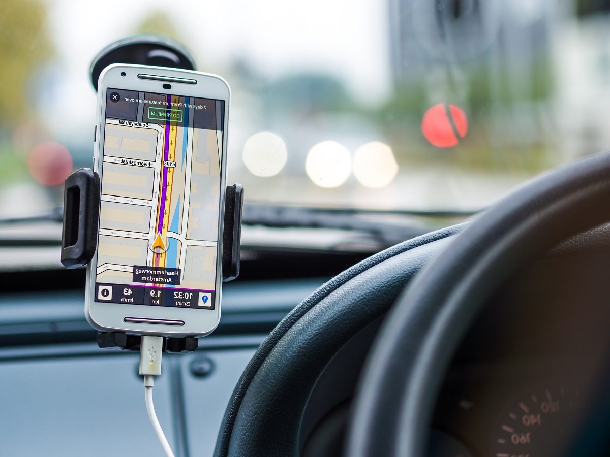 Hands-Free Devices Just as Dangerous as Texting and Driving – Study