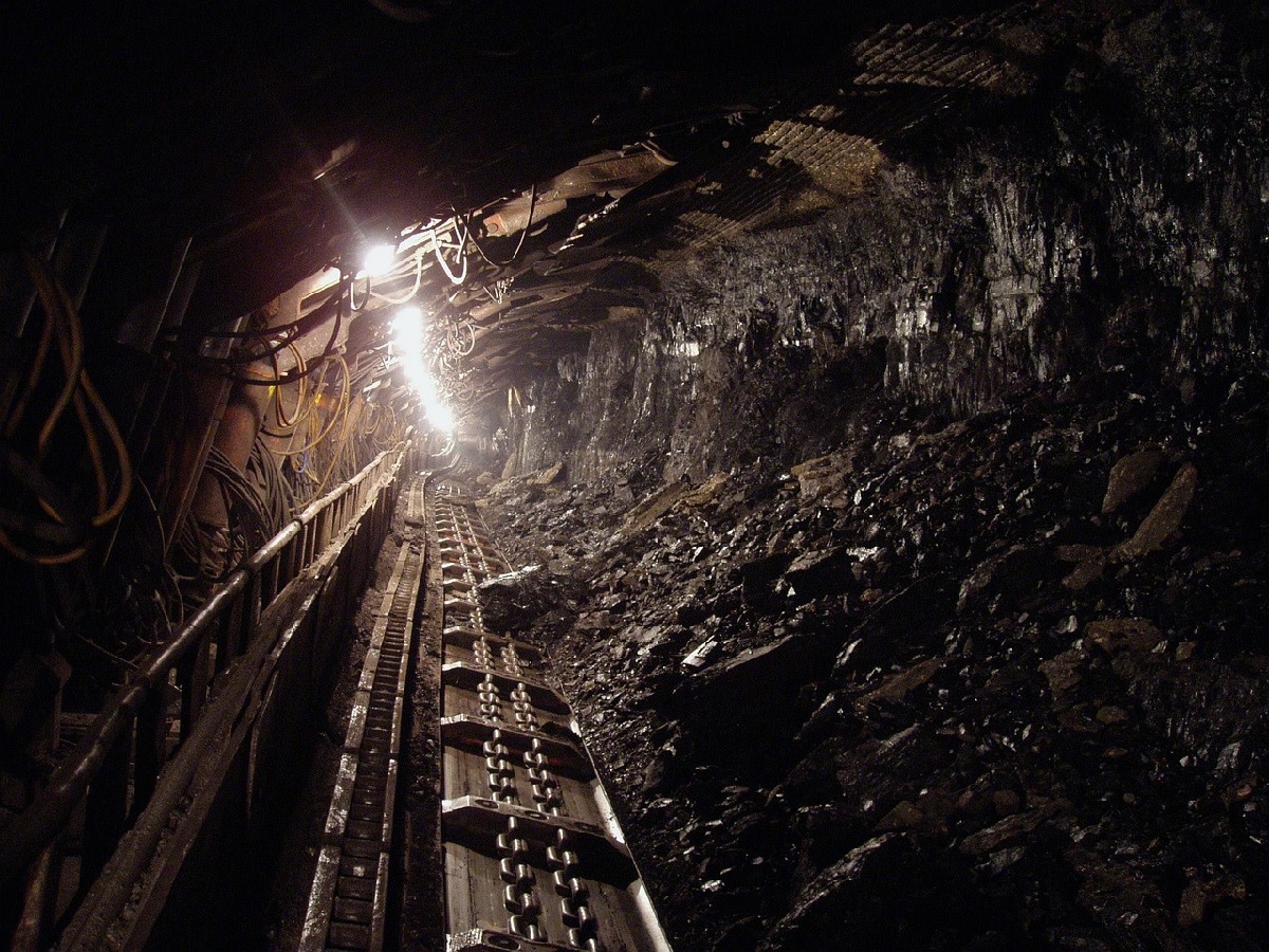 South African Mine Deaths Rise | Mine Shaft