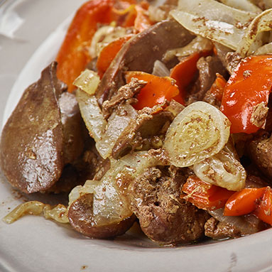 A plate of liver and kidney sauce.