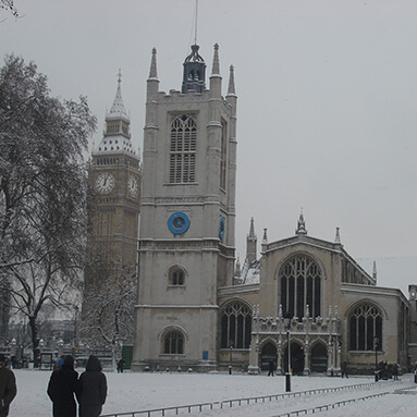 London landmarks in the snow.